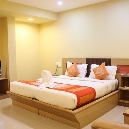 Hotel Rainbow Suites Kannur Exterior foto